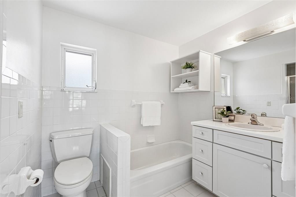 For Sale: $839,900 (2 beds, 2 baths, 1368 Square Feet)