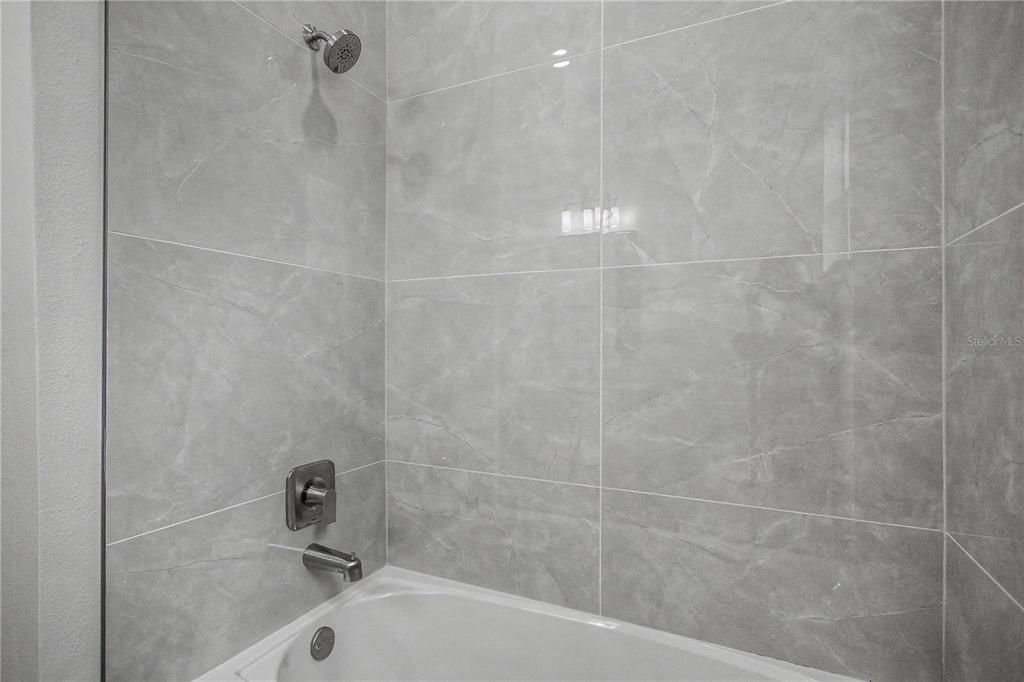 En Venta: $288,900 (4 camas, 2 baños, 1859 Pies cuadrados)