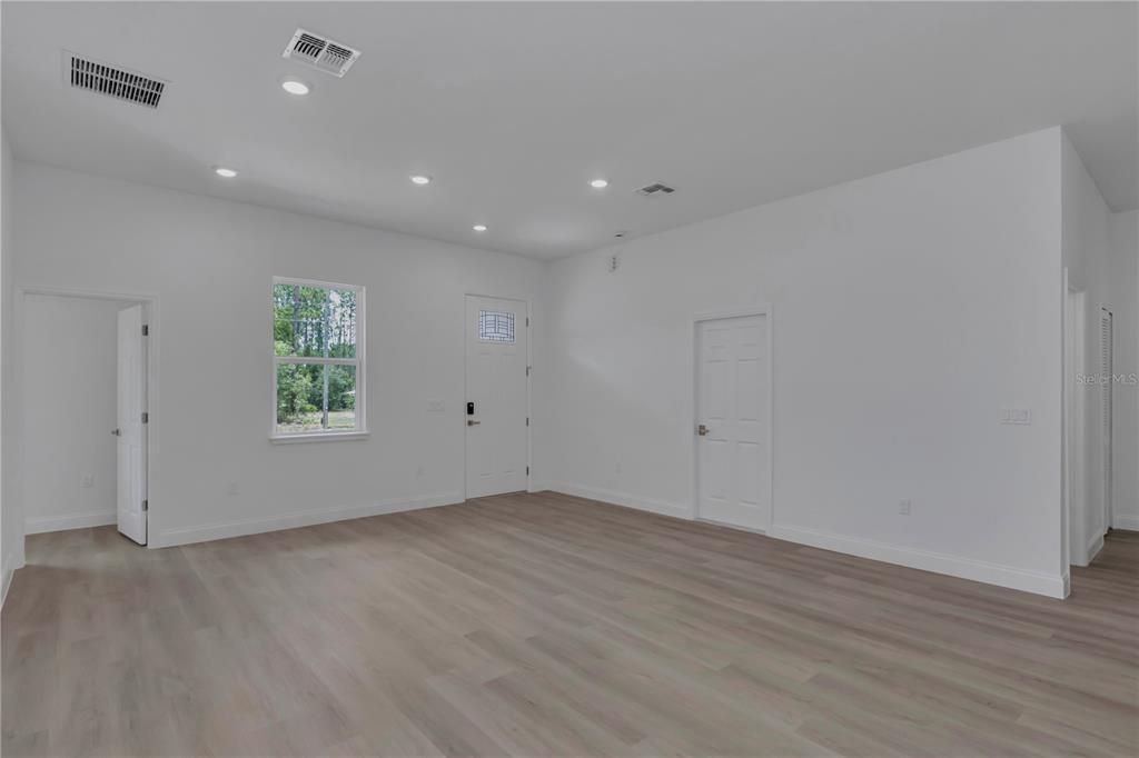 En Venta: $288,900 (4 camas, 2 baños, 1859 Pies cuadrados)