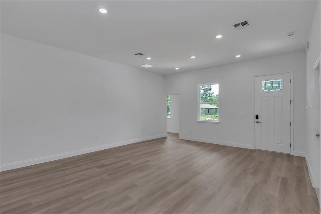 En Venta: $288,900 (4 camas, 2 baños, 1859 Pies cuadrados)