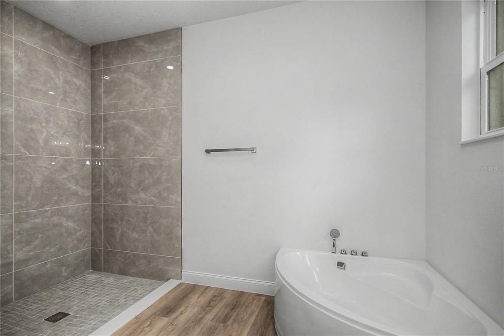 En Venta: $288,900 (4 camas, 2 baños, 1859 Pies cuadrados)