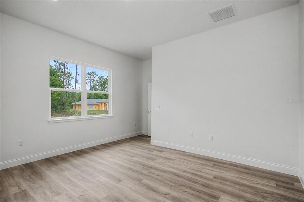 En Venta: $288,900 (4 camas, 2 baños, 1859 Pies cuadrados)