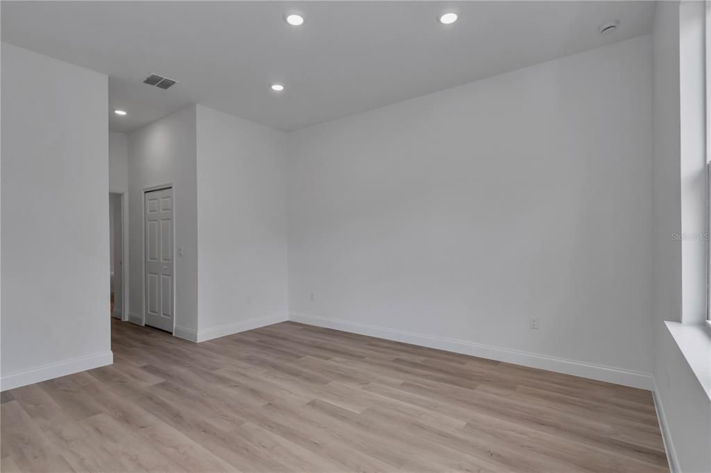 En Venta: $288,900 (4 camas, 2 baños, 1859 Pies cuadrados)