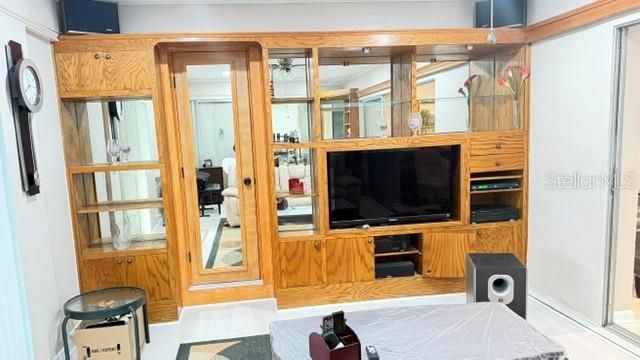 На продажу: $575,000 (3 спален, 2 ванн, 1867 Квадратных фут)
