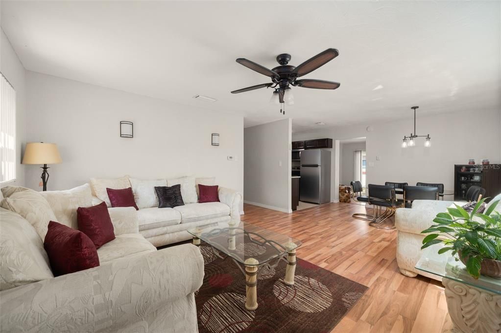 En Venta: $209,900 (3 camas, 1 baños, 1169 Pies cuadrados)