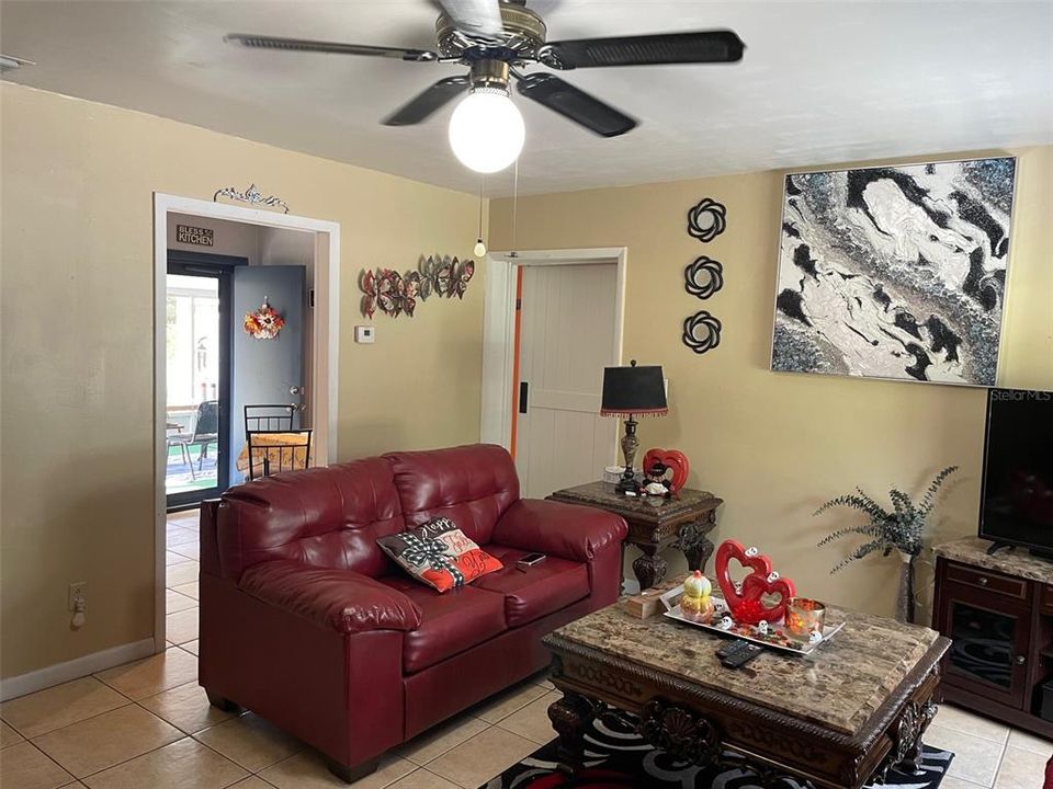 En Venta: $189,900 (2 camas, 1 baños, 1200 Pies cuadrados)