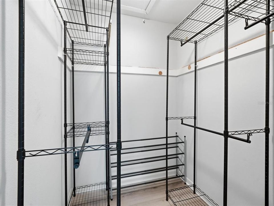 На продажу: $274,900 (2 спален, 1 ванн, 1024 Квадратных фут)