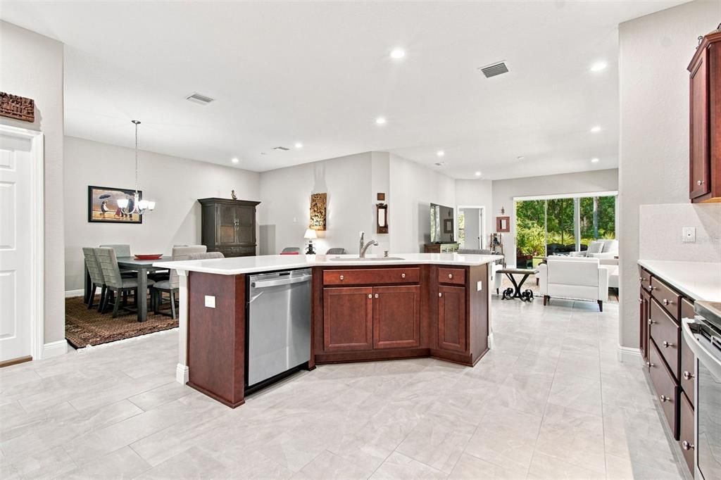 For Sale: $485,000 (2 beds, 2 baths, 1684 Square Feet)