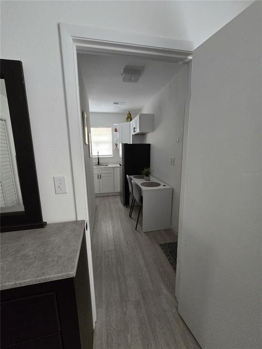 For Rent: $1,200 (1 beds, 1 baths, 450 Square Feet)