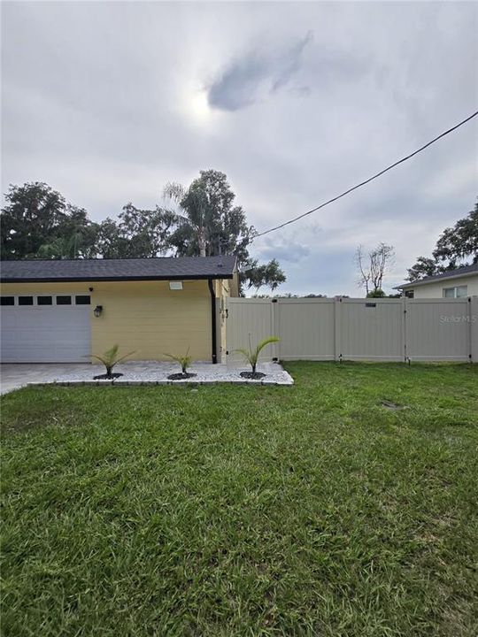 For Rent: $1,200 (1 beds, 1 baths, 450 Square Feet)