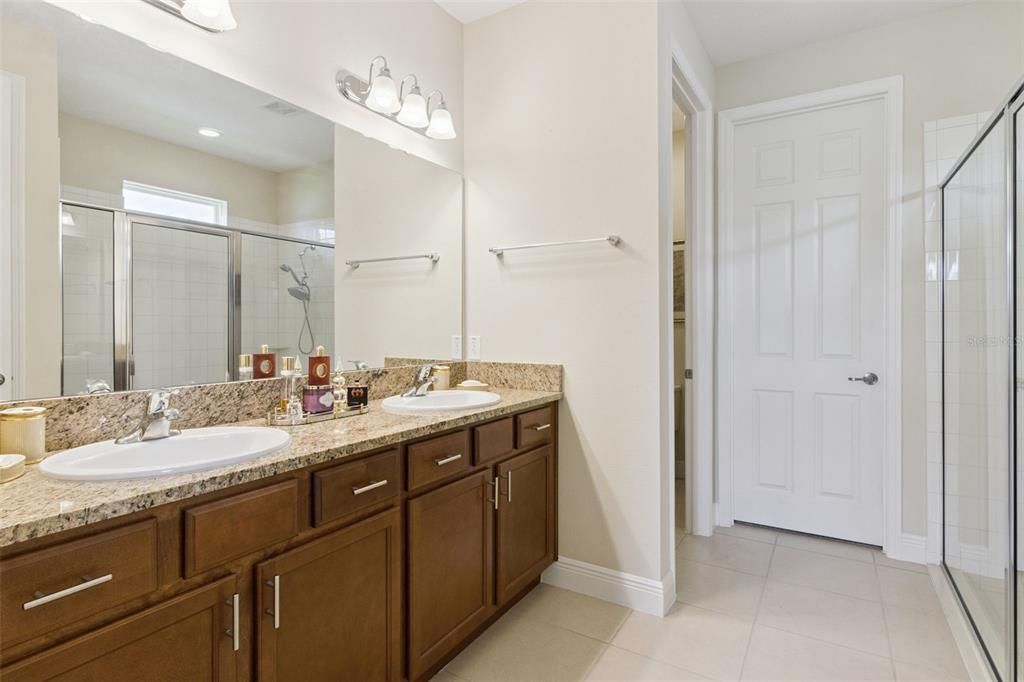 En Venta: $399,900 (3 camas, 2 baños, 2138 Pies cuadrados)