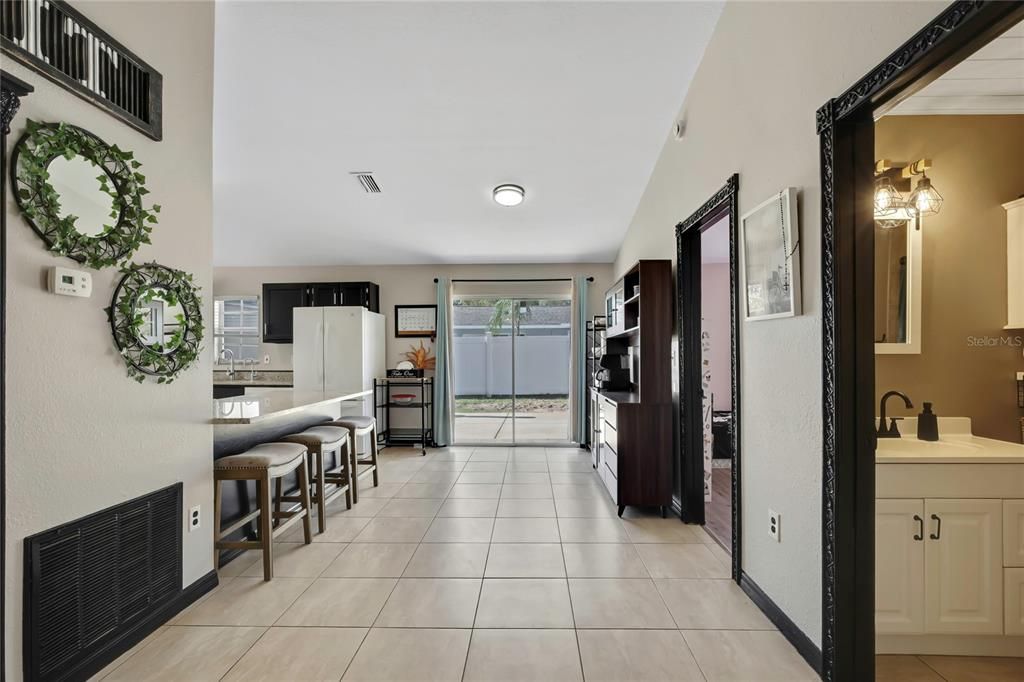 En Venta: $320,000 (3 camas, 2 baños, 1720 Pies cuadrados)
