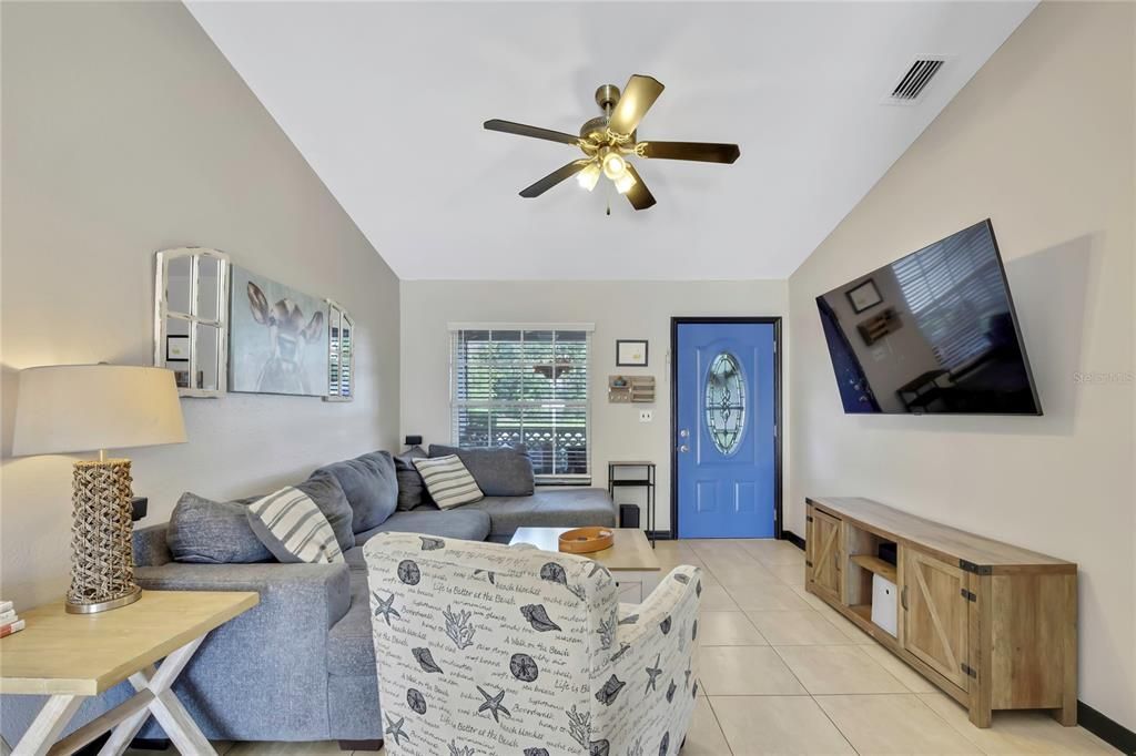 En Venta: $320,000 (3 camas, 2 baños, 1720 Pies cuadrados)