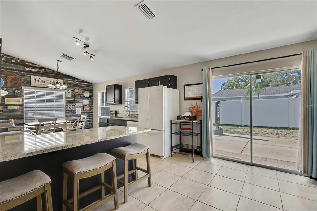 En Venta: $320,000 (3 camas, 2 baños, 1720 Pies cuadrados)