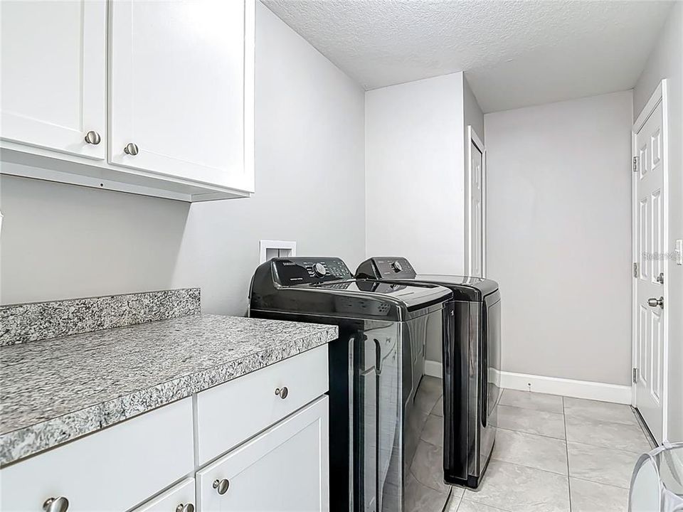 For Rent: $2,500 (3 beds, 2 baths, 1159 Square Feet)