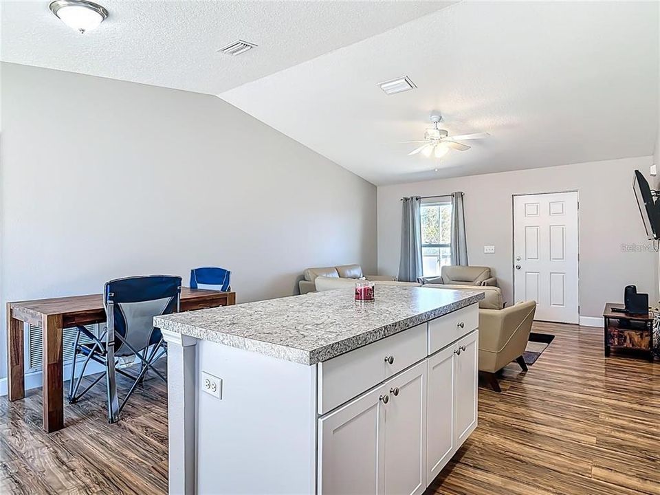For Rent: $2,500 (3 beds, 2 baths, 1159 Square Feet)