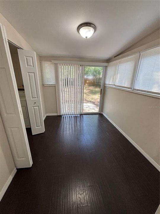 For Sale: $284,900 (2 beds, 1 baths, 684 Square Feet)