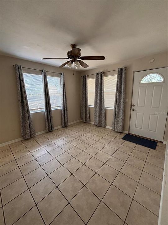 For Sale: $284,900 (2 beds, 1 baths, 684 Square Feet)