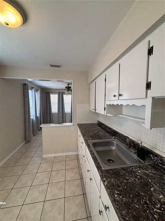 For Sale: $284,900 (2 beds, 1 baths, 684 Square Feet)