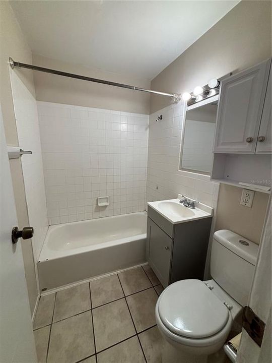 For Sale: $284,900 (2 beds, 1 baths, 684 Square Feet)