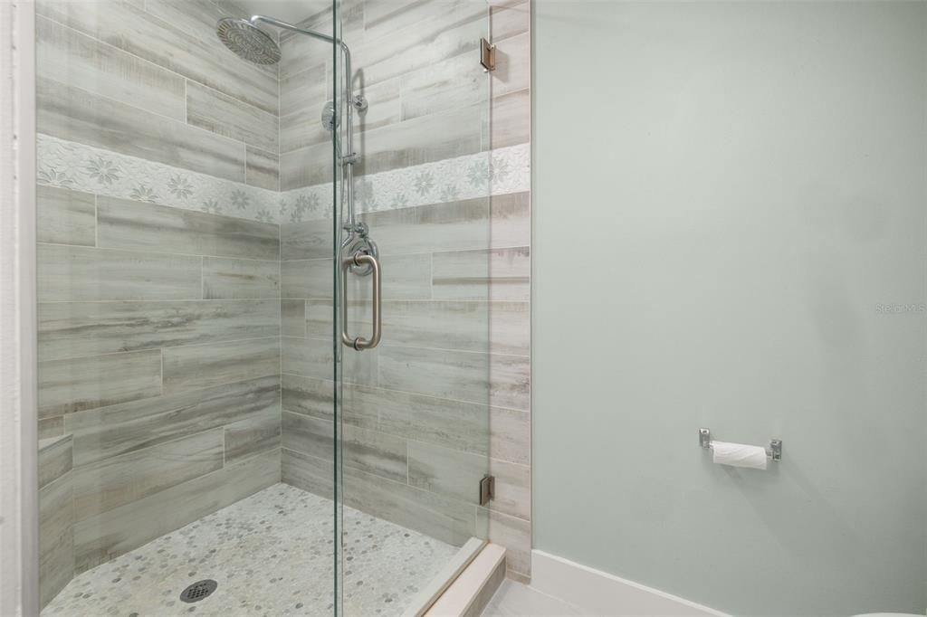 For Sale: $262,000 (2 beds, 2 baths, 1002 Square Feet)