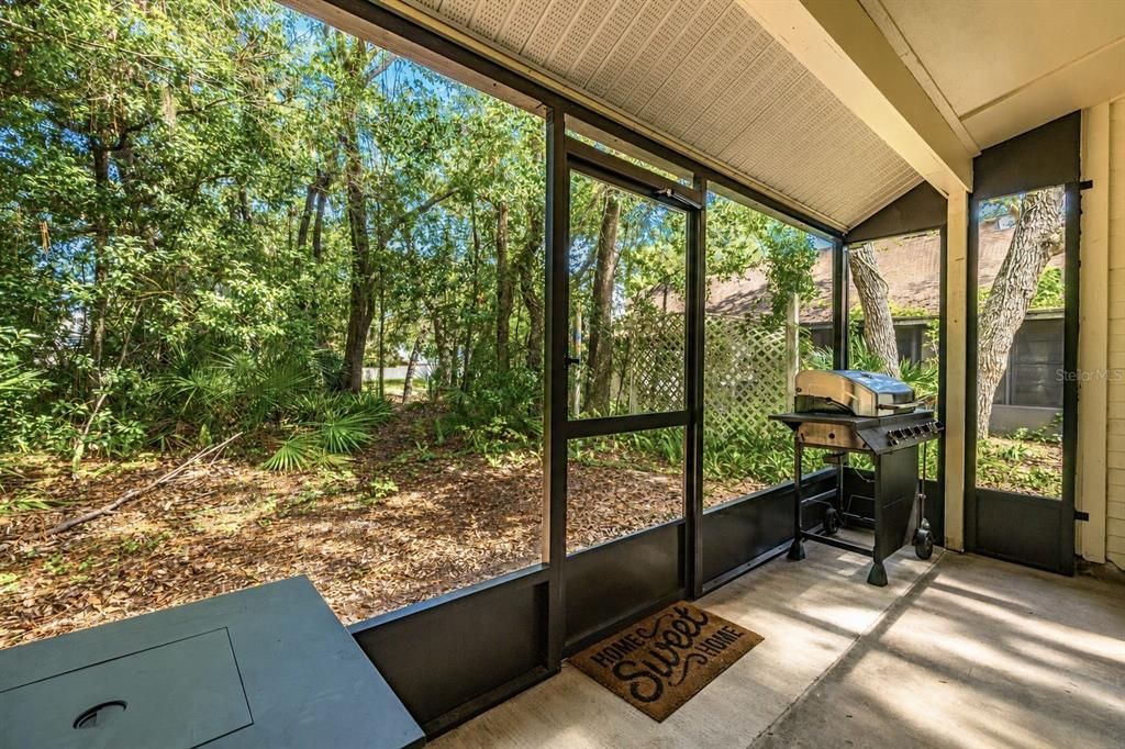 For Sale: $262,000 (2 beds, 2 baths, 1002 Square Feet)