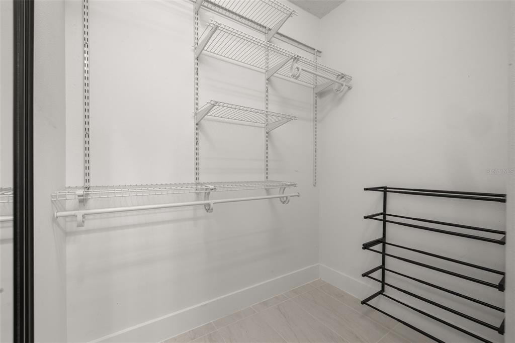 For Sale: $262,000 (2 beds, 2 baths, 1002 Square Feet)