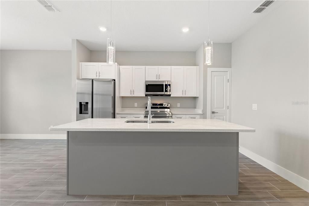 For Rent: $2,125 (4 beds, 2 baths, 1791 Square Feet)