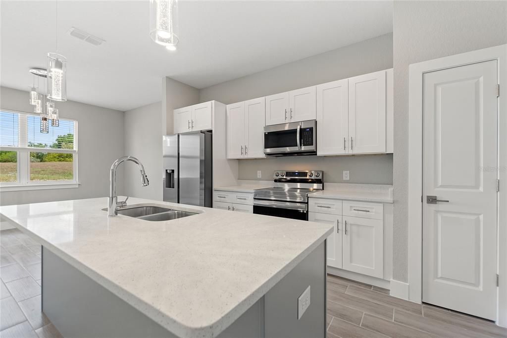 For Rent: $2,125 (4 beds, 2 baths, 1791 Square Feet)