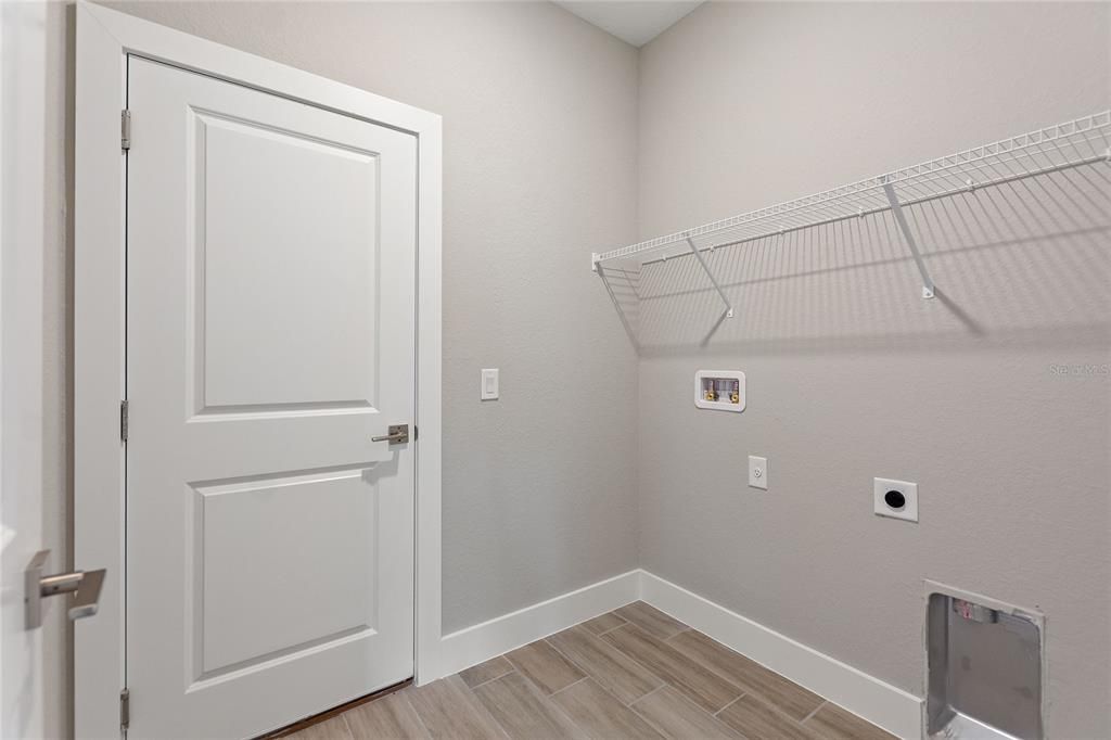 For Rent: $2,125 (4 beds, 2 baths, 1791 Square Feet)