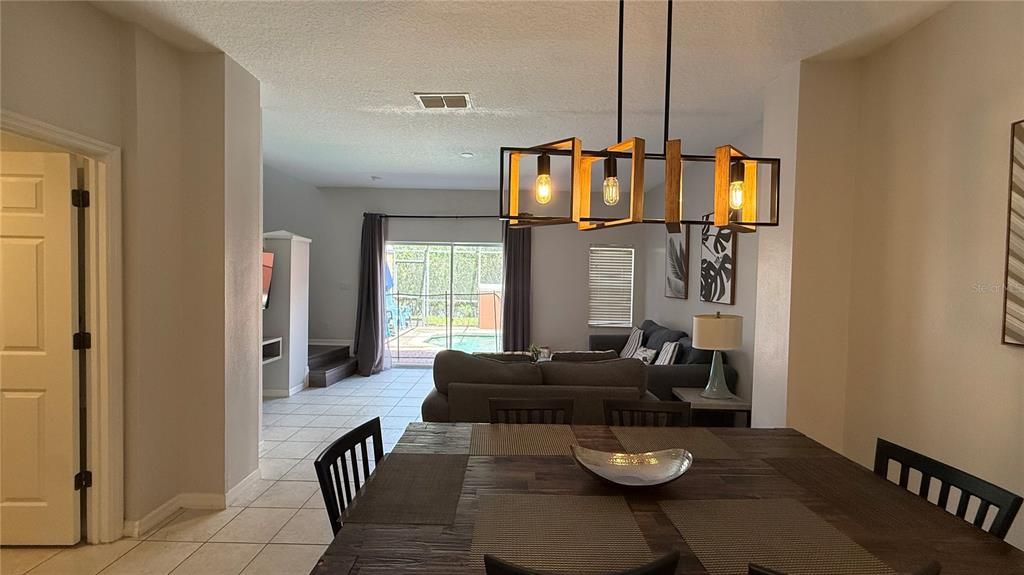 En Venta: $299,000 (3 camas, 2 baños, 1295 Pies cuadrados)