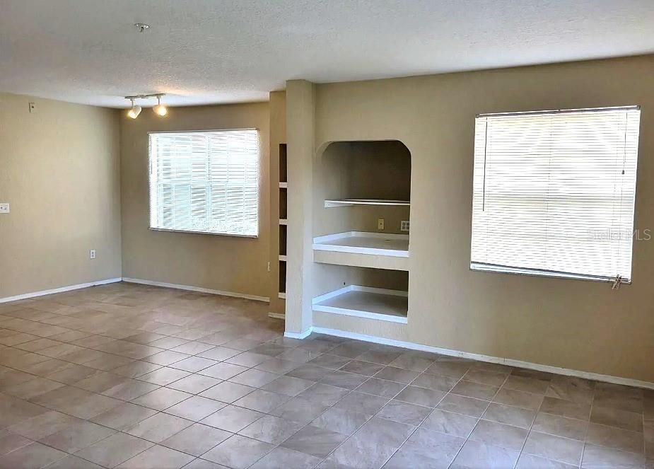 For Rent: $1,800 (2 beds, 2 baths, 1288 Square Feet)