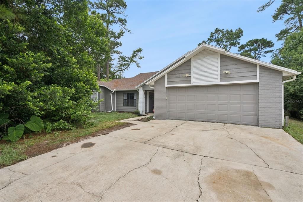For Sale: $334,999 (3 beds, 2 baths, 1642 Square Feet)