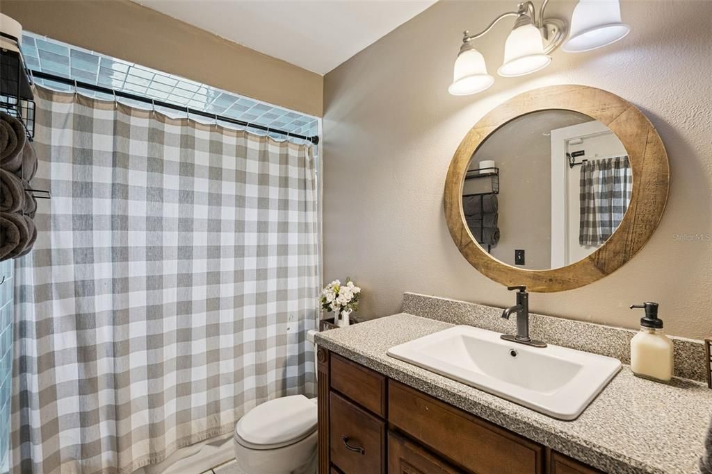 For Sale: $334,999 (3 beds, 2 baths, 1642 Square Feet)