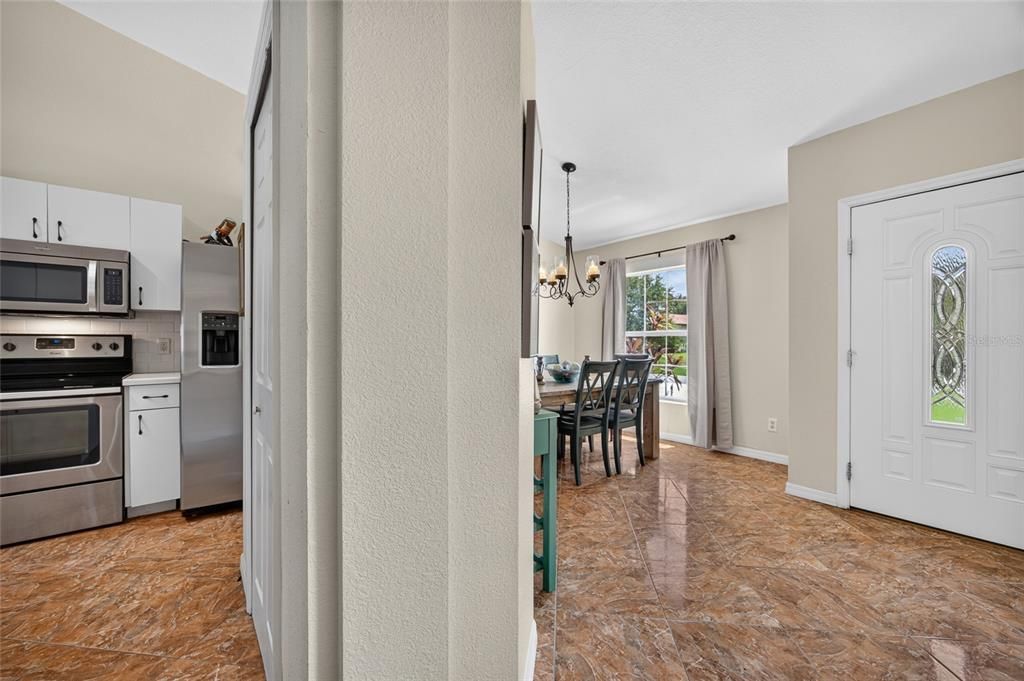 Active With Contract: $350,000 (3 beds, 2 baths, 1644 Square Feet)
