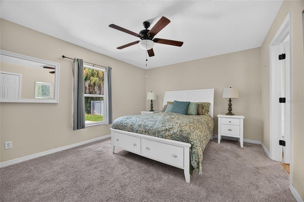 Active With Contract: $350,000 (3 beds, 2 baths, 1644 Square Feet)
