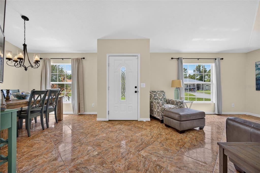 Active With Contract: $350,000 (3 beds, 2 baths, 1644 Square Feet)