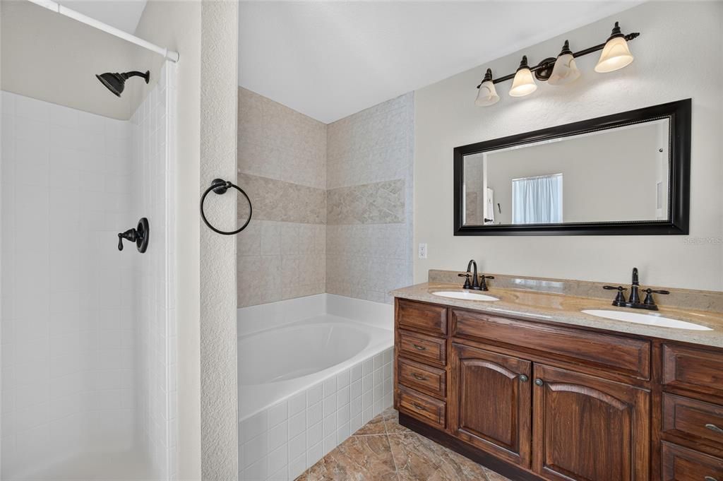 Active With Contract: $350,000 (3 beds, 2 baths, 1644 Square Feet)