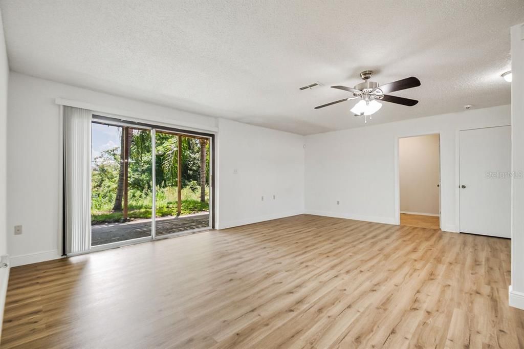 En Venta: $459,000 (4 camas, 3 baños, 2668 Pies cuadrados)