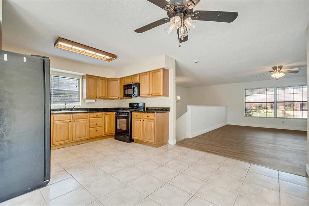 En Venta: $459,000 (4 camas, 3 baños, 2668 Pies cuadrados)