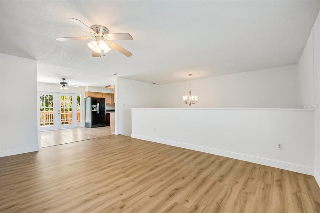 En Venta: $459,000 (4 camas, 3 baños, 2668 Pies cuadrados)