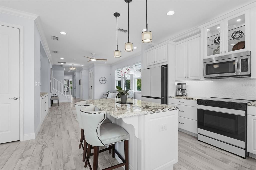 На продажу: $425,000 (2 спален, 3 ванн, 1775 Квадратных фут)
