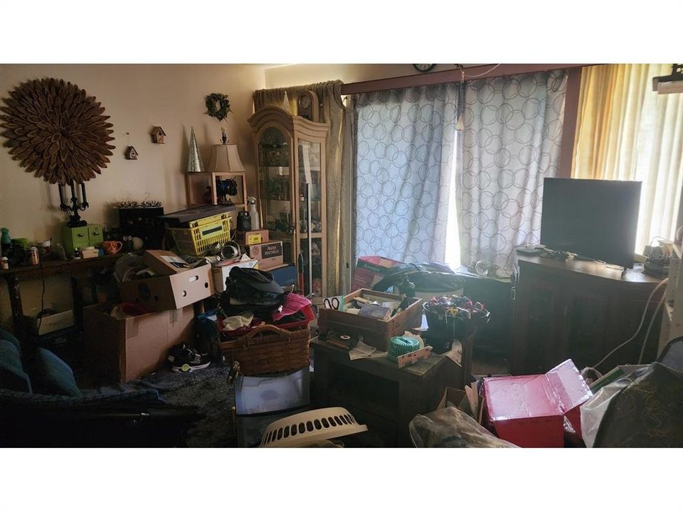 For Sale: $94,000 (1 beds, 1 baths, 665 Square Feet)