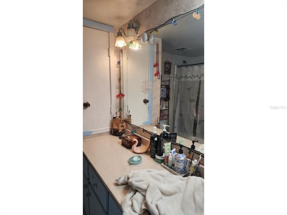 For Sale: $94,000 (1 beds, 1 baths, 665 Square Feet)