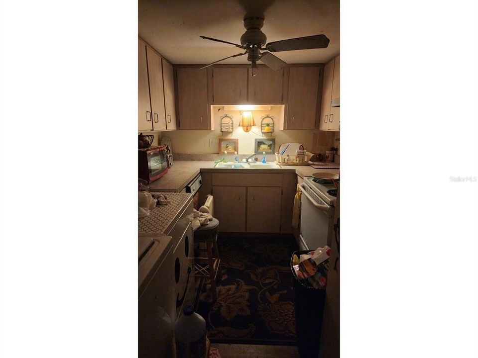 For Sale: $94,000 (1 beds, 1 baths, 665 Square Feet)
