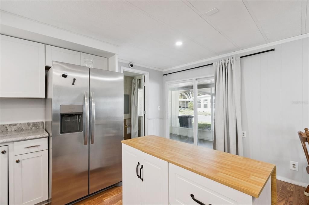 На продажу: $129,000 (2 спален, 2 ванн, 840 Квадратных фут)