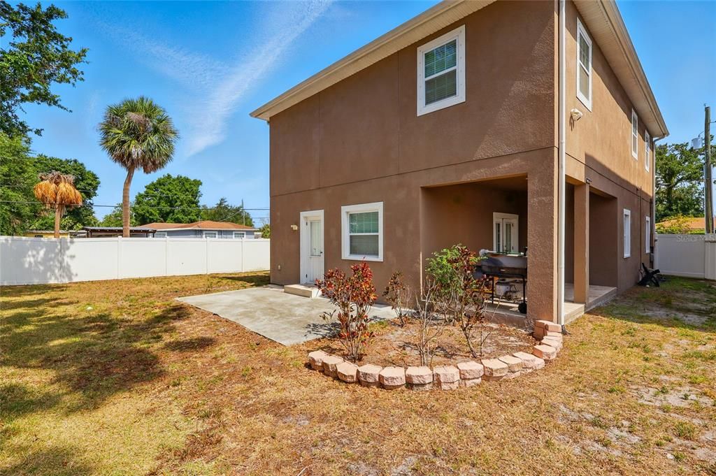 For Rent: $4,650 (4 beds, 3 baths, 2600 Square Feet)
