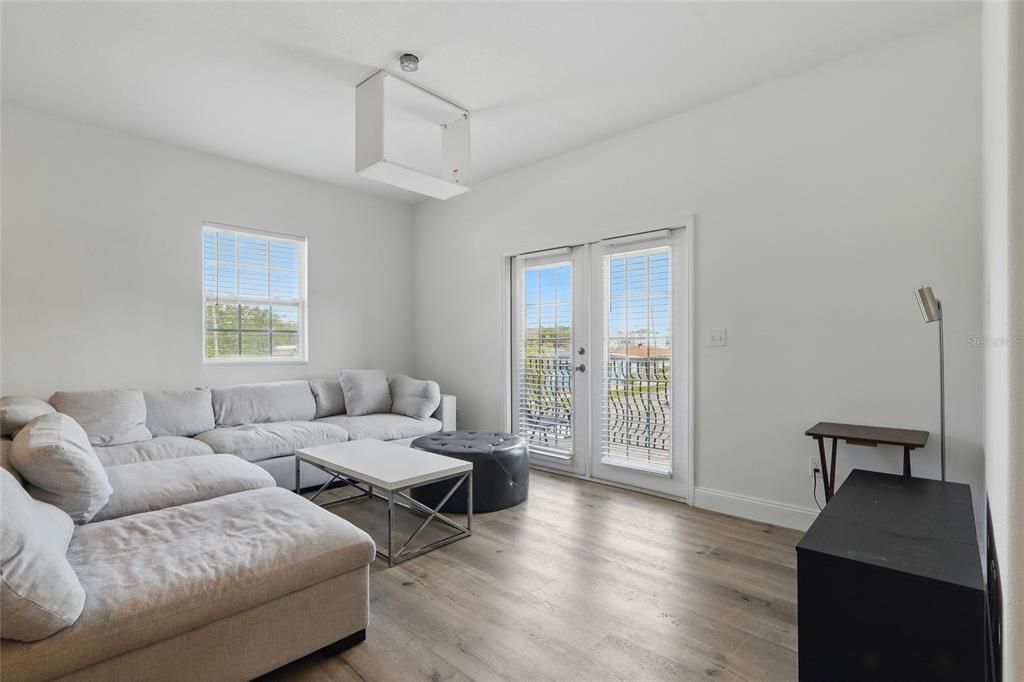 For Rent: $4,650 (4 beds, 3 baths, 2600 Square Feet)