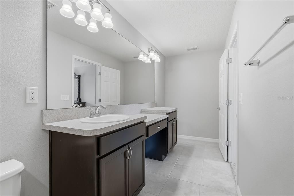 For Sale: $342,000 (3 beds, 2 baths, 1880 Square Feet)