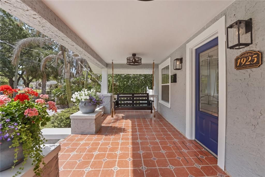 For Rent: $2,800 (2 beds, 2 baths, 1144 Square Feet)
